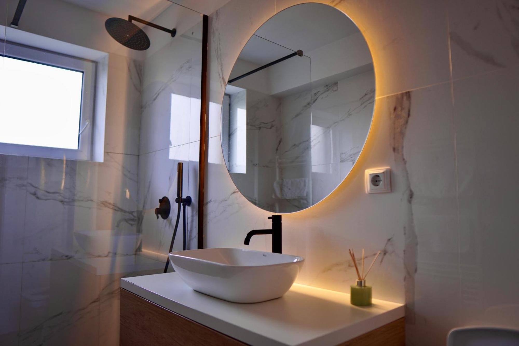 Coresi, 2 Camere, Sleeps 6 Large Private Garden Apartment Pets Welcome Braşov Extérieur photo