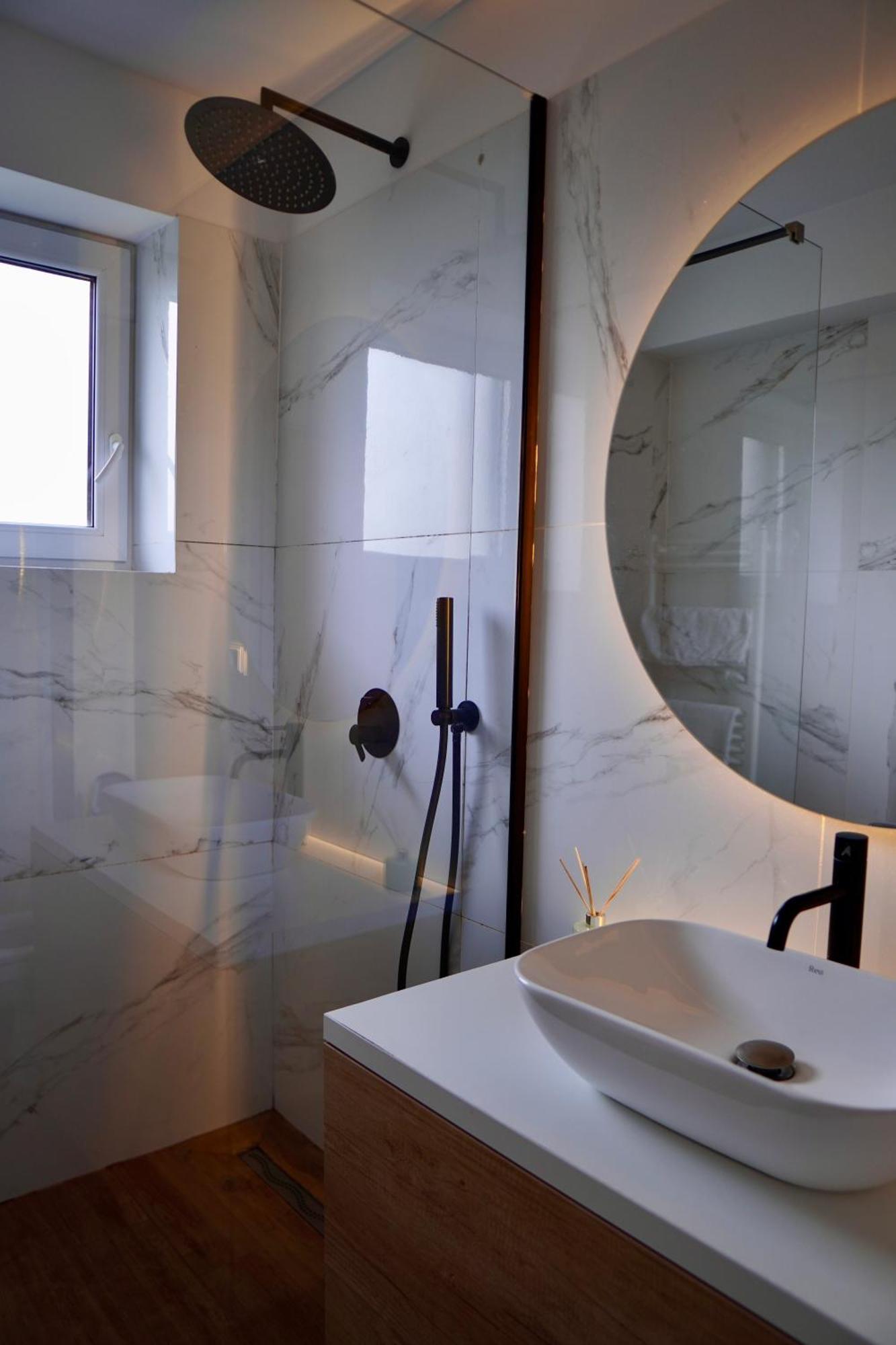 Coresi, 2 Camere, Sleeps 6 Large Private Garden Apartment Pets Welcome Braşov Extérieur photo