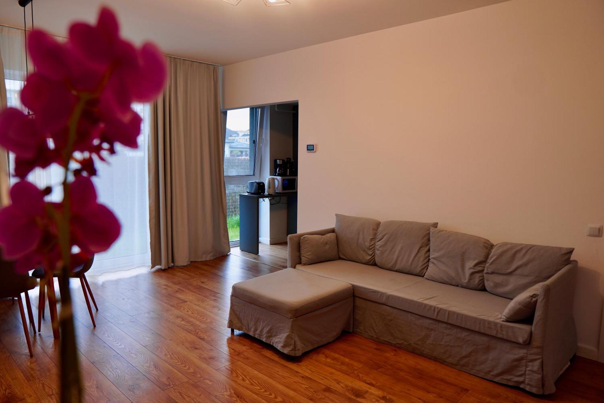 Coresi, 2 Camere, Sleeps 6 Large Private Garden Apartment Pets Welcome Braşov Extérieur photo