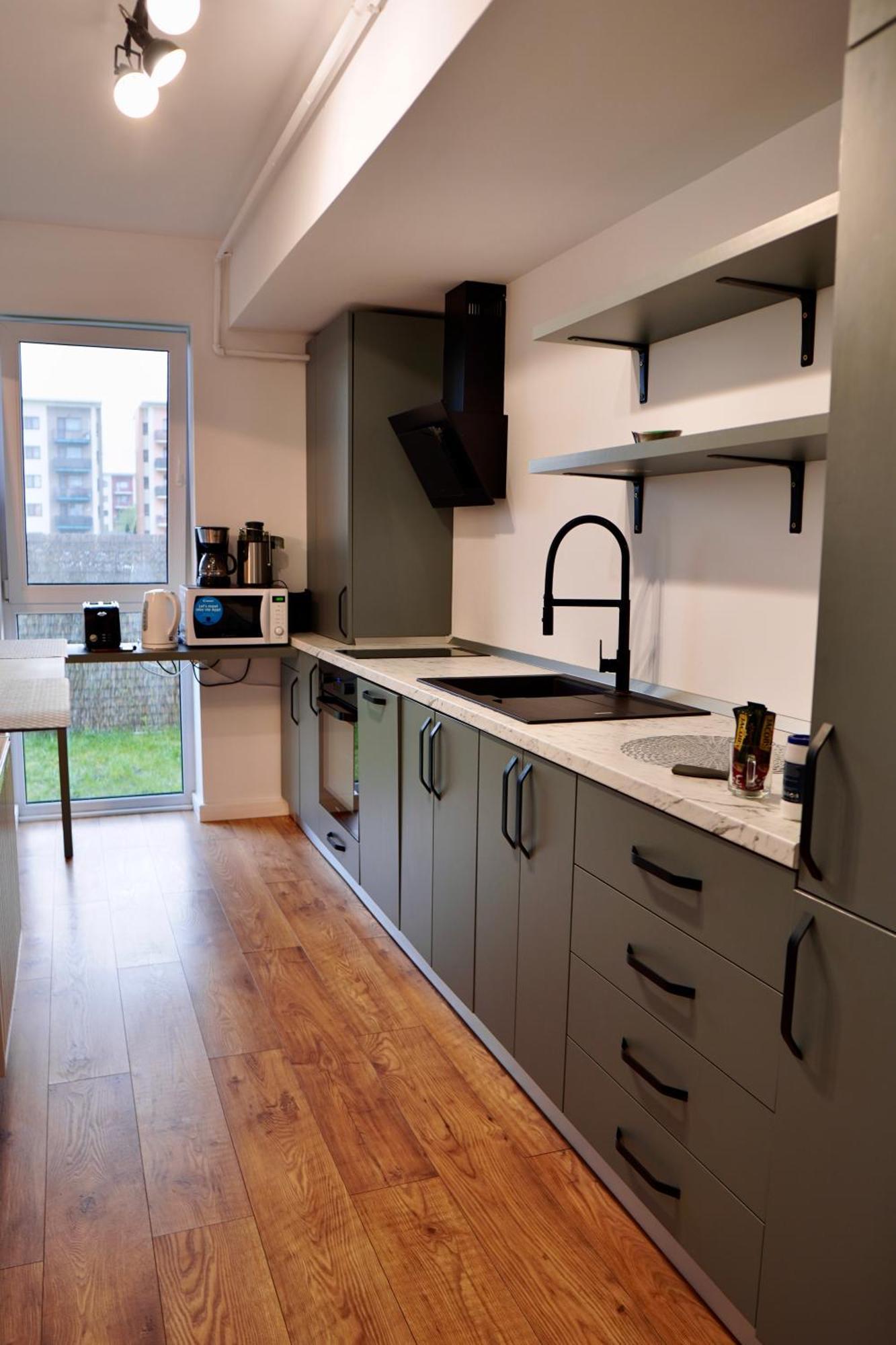 Coresi, 2 Camere, Sleeps 6 Large Private Garden Apartment Pets Welcome Braşov Extérieur photo