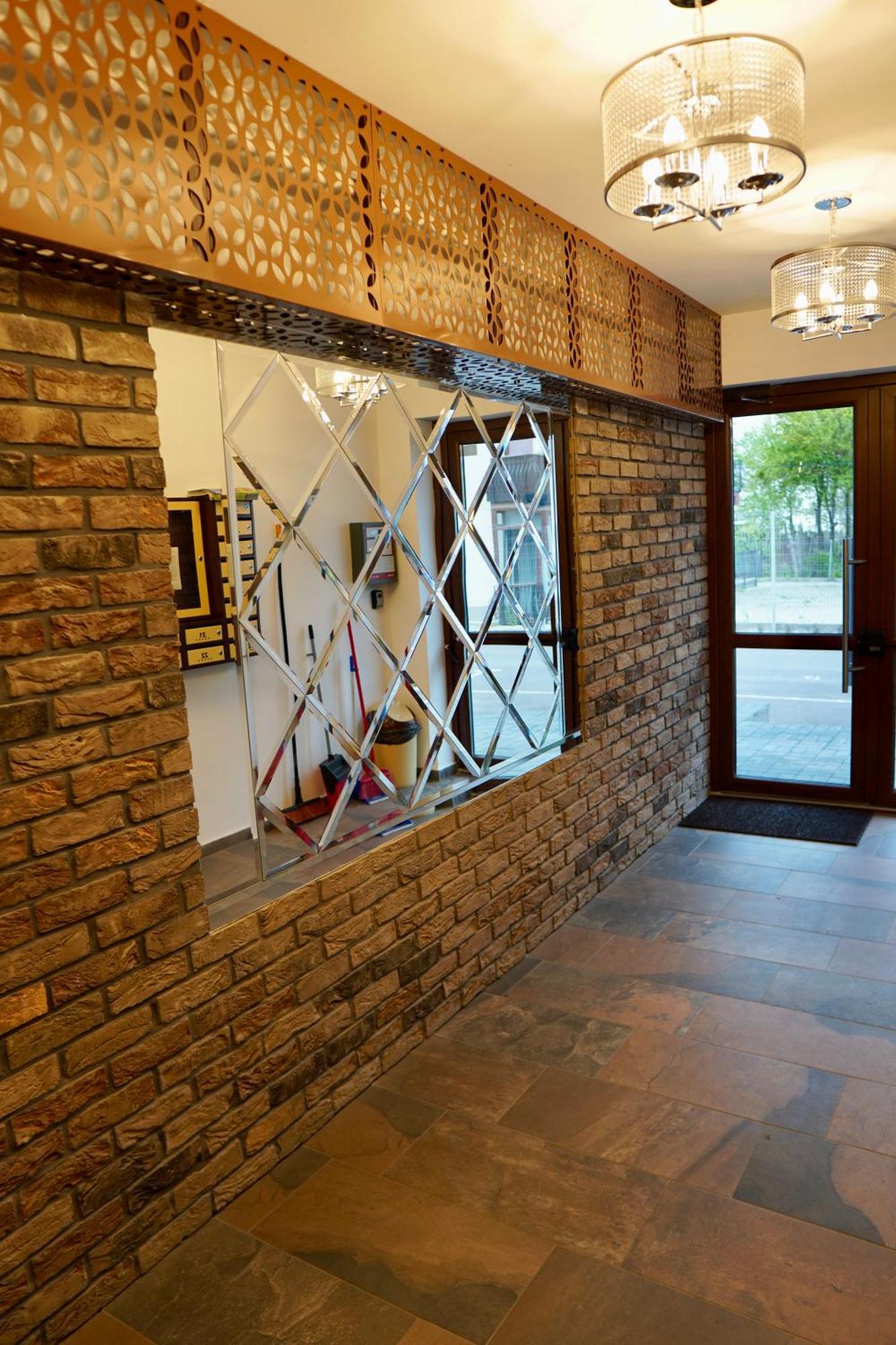 Coresi, 2 Camere, Sleeps 6 Large Private Garden Apartment Pets Welcome Braşov Extérieur photo